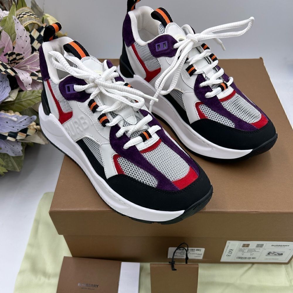 Men’s Burberry logo print trainer sneakers size 8, made in Italy